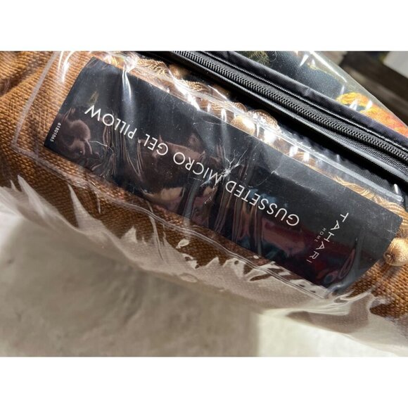 Tahari gusseted micro gel multicolored pillows - Picture 9 of 9